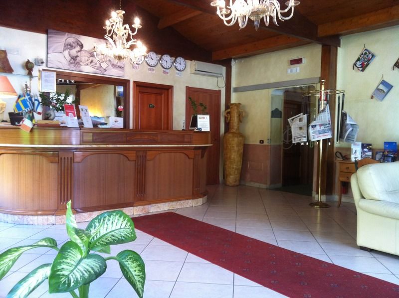 Hotel Federico II Неаполь Экстерьер фото